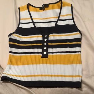 Women T shirt crop top size medium